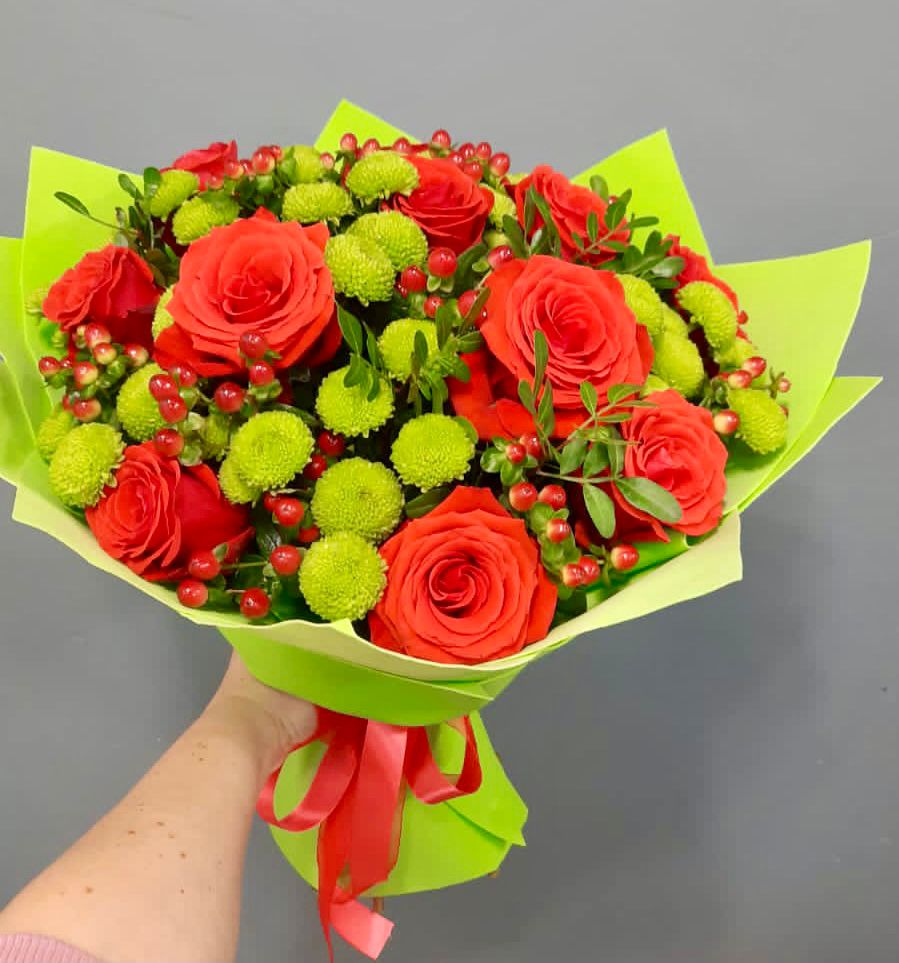 Букет признание в Новороссийске Букет цветов из: Хризантемы и Розы в Новороссийске