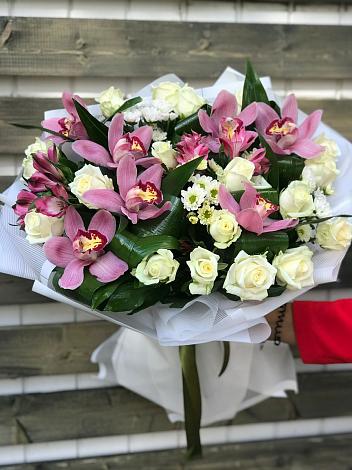 Букет цветов из: Розы и Хризантемы в Новороссийске
