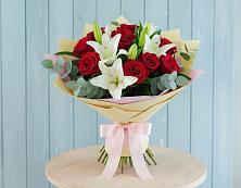 Букет цветов из:  Лилии и Розы в Новороссийске
