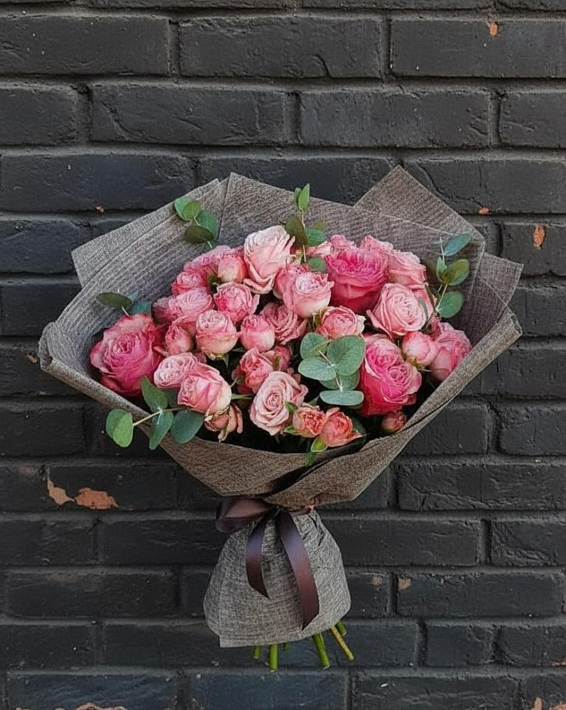 Букет розы в пальмах в Новороссийске Букет цветов из: Розы в Новороссийске