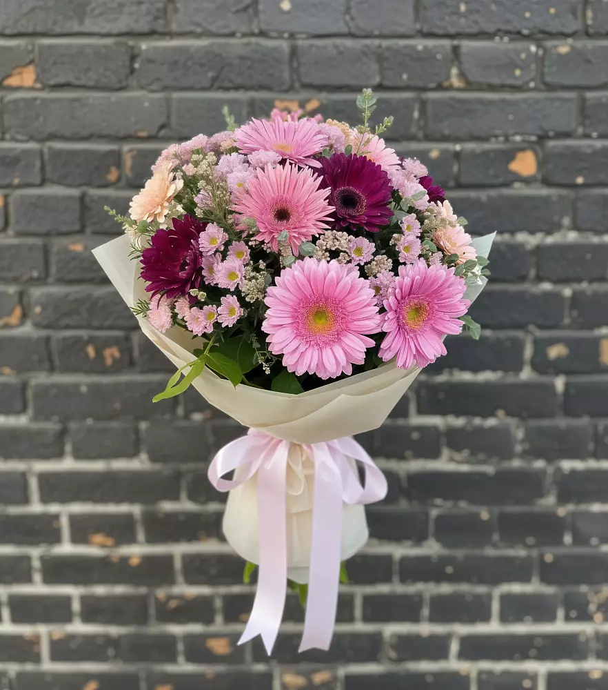 Букет яркие краски в Новороссийске Букет цветов из: Герберы и Хризантемы в Новороссийске