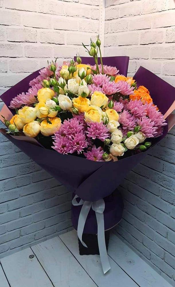 Букет Красочный праздник в Новороссийске Букет цветов из: Хризантемы и Розы в Новороссийске
