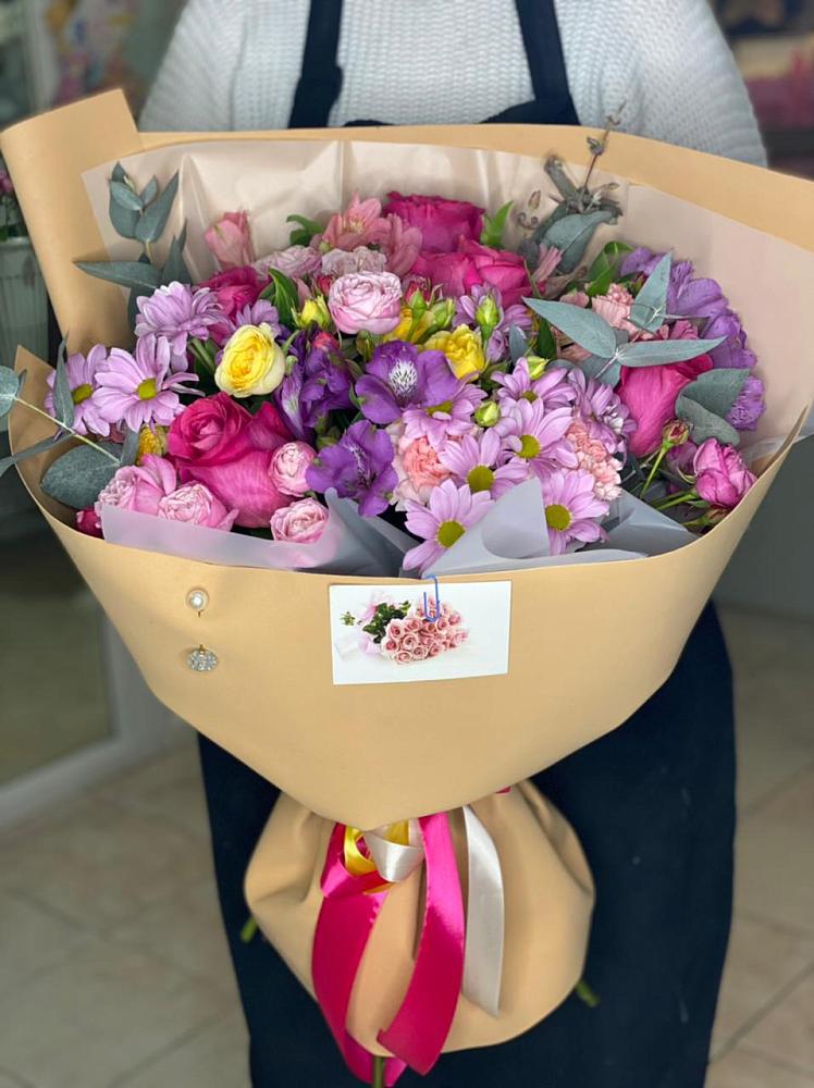 Букет вдохновленный любовью в Новороссийске Букет цветов из: Хризантемы, Гвоздики и Альстромерии в Новороссийске