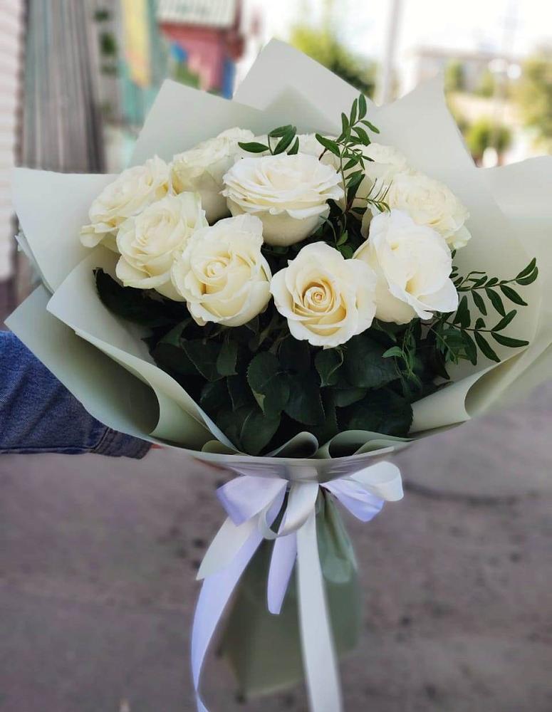 Белые розы Проуд в Новороссийске Букет Белые розы Проуд в Новороссийске