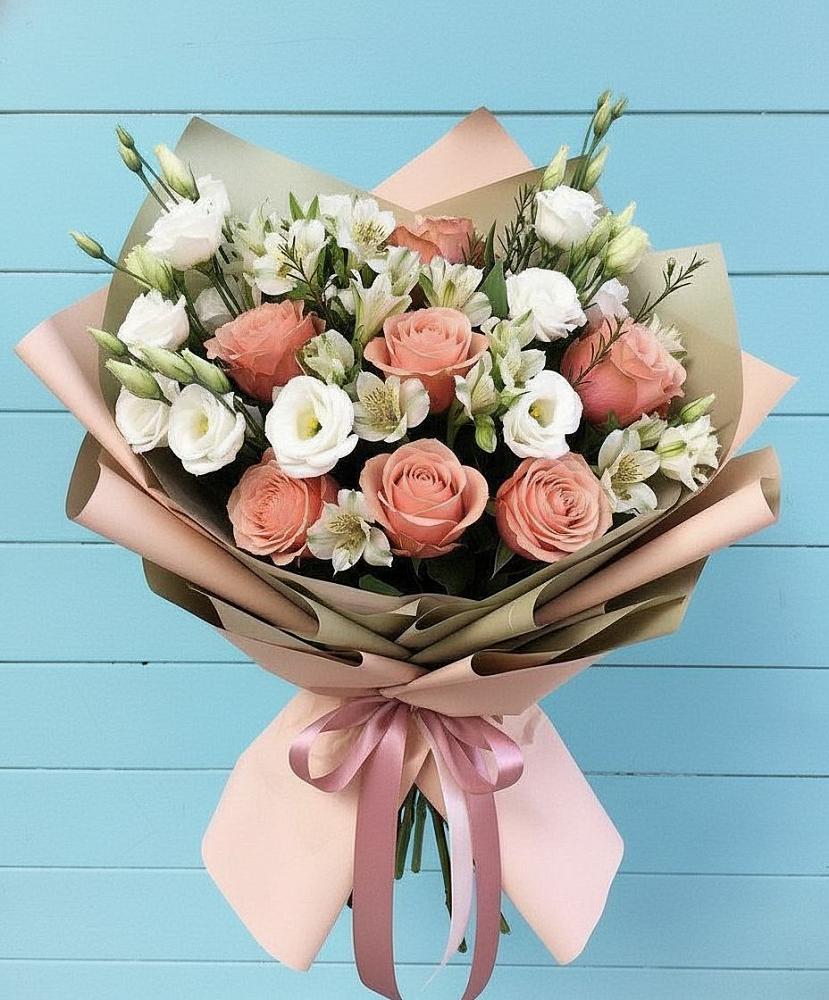 Букет олимп в Новороссийске Букет цветов из: Розы, Альстромерии и Лизиантусы в Новороссийске