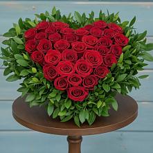 Композиция Сердце в любви в Новороссийске Цветочная композиция из Розы в виде сердца в Новороссийске