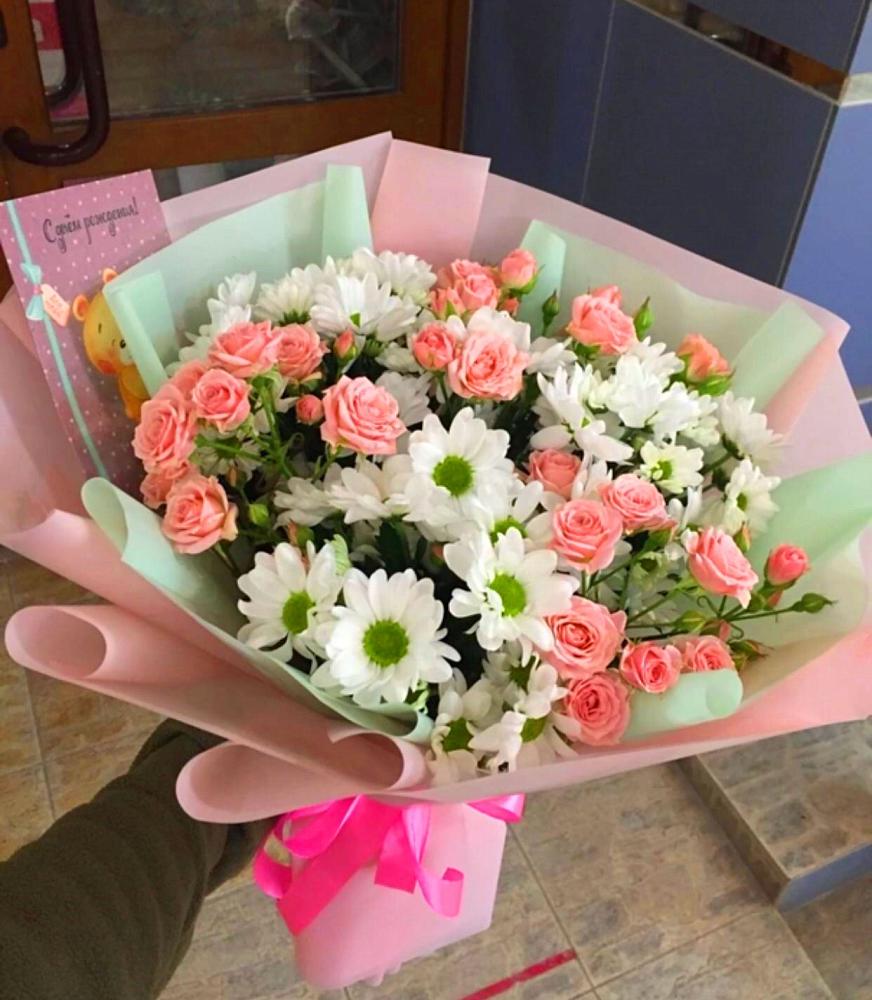 Букет Жемчужная россыпь в Новороссийске Букет цветов из: Розы и Хризантемы в Новороссийске