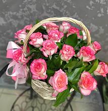 Композиция французская провинция в Новороссийске Цветочная композиция из Розы в корзине в Новороссийске