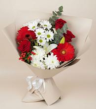 Букет поцелуй лета в Новороссийске Букет цветов из:  Розы, Хризантемы, Герберы и Лилии в Новороссийске