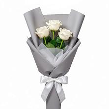 Букет 3 белые розы в Новороссийске