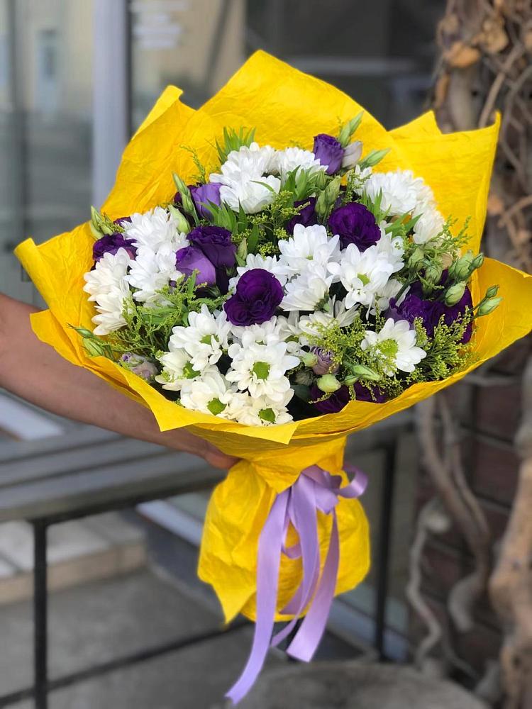 Букет цветов из: Ирисы, Хризантемы и Ромашки в Новороссийске