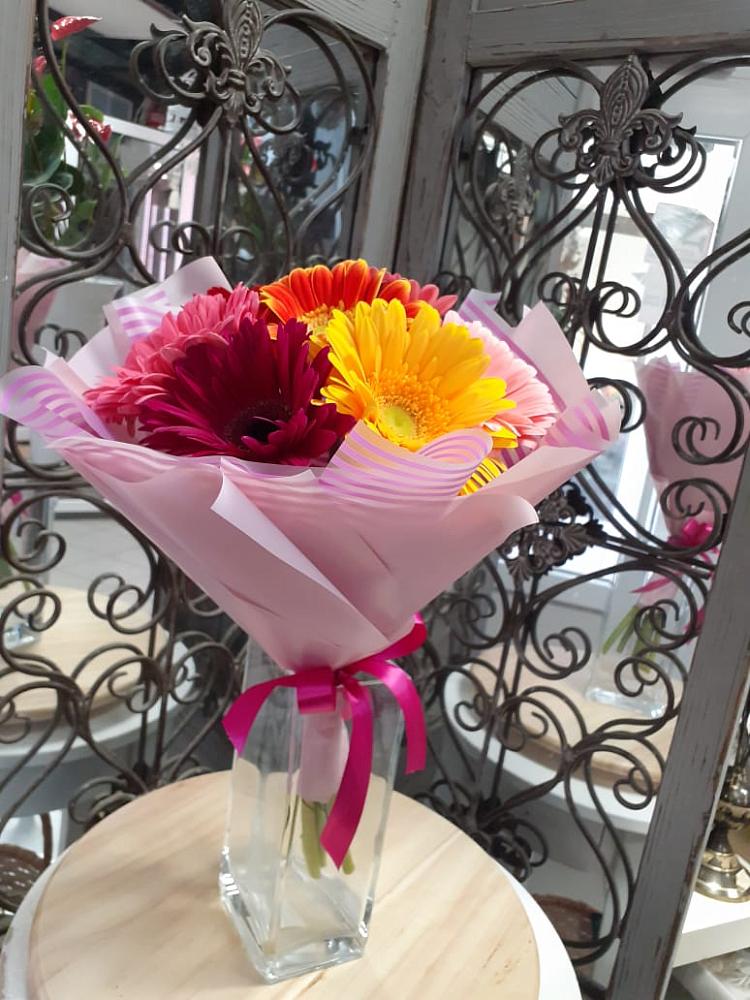 Букет радуга в Новороссийске Букет цветов из: Герберы в Новороссийске