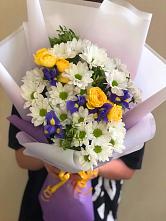 Букет цветов из:  Ирисы, Хризантемы и Розы #REPLACE_PRED# Новороссийске
