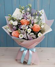 Букет цветов из:  Лизиантусы, Розы, Альстромерии и Гипсофила в Новороссийске