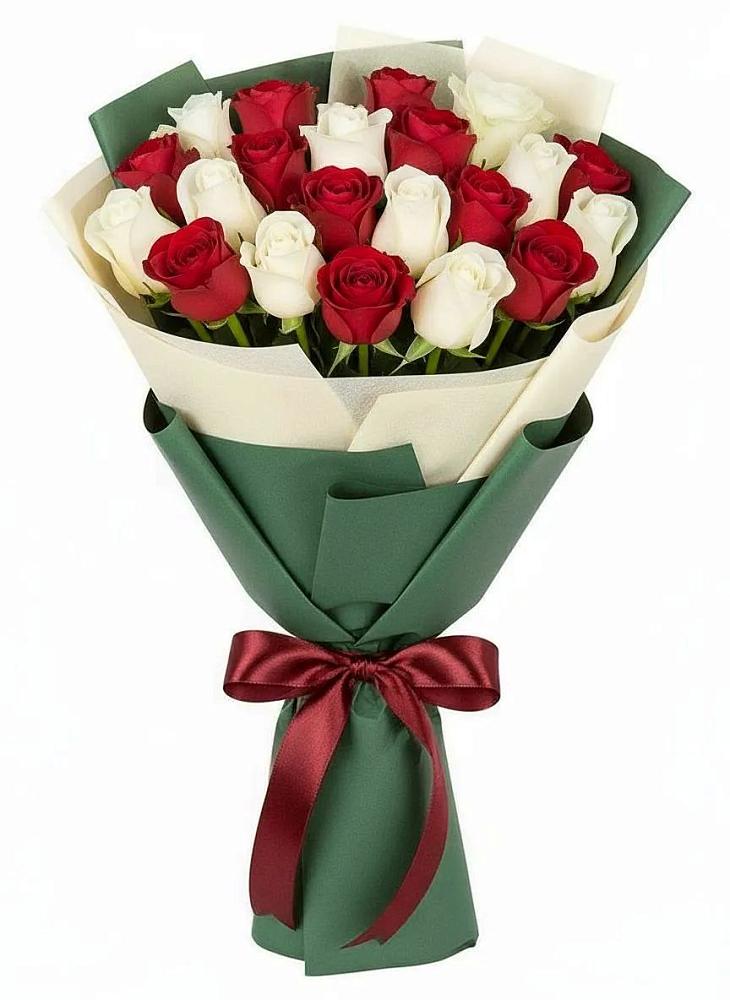 Микс из красных и белых роз в Новороссийске Букет Микс из красных и белых роз в Новороссийске