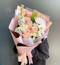 Букет цветов из:  Хризантемы и Розы в Новороссийске