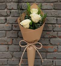Букет из 3 роз в Новороссийске Букет цветов из:  Розы в Новороссийске