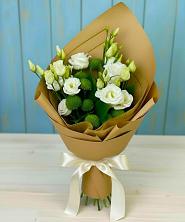 Букет цветов из:  Хризантемы и Лизиантусы в Новороссийске