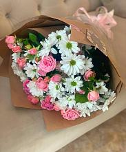 Букет Жемчужная россыпь в Новороссийске Букет цветов из:  Розы и Хризантемы в Новороссийске
