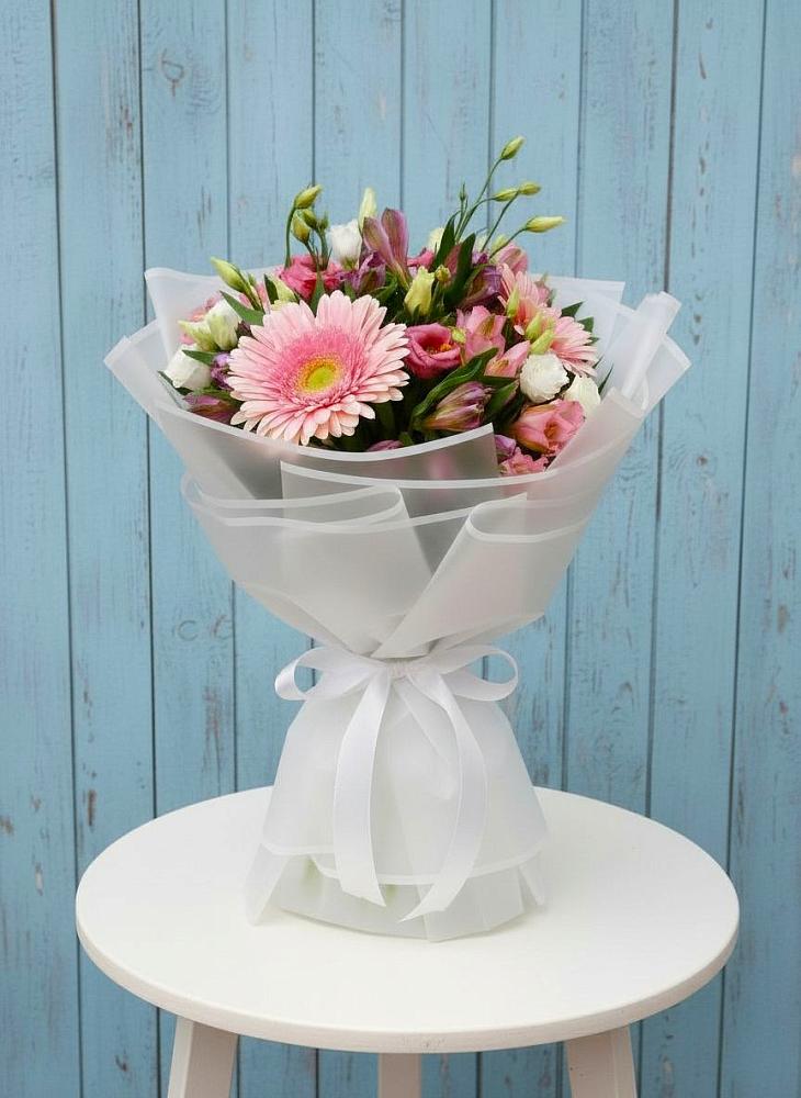 Букет прохладный бриз в Новороссийске Букет цветов из: Герберы, Альстромерии и Лизиантусы в Новороссийске