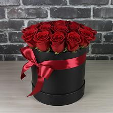 Композиция исключительность в Новороссийске Цветочная композиция из Розы в шляпной коробке в Новороссийске