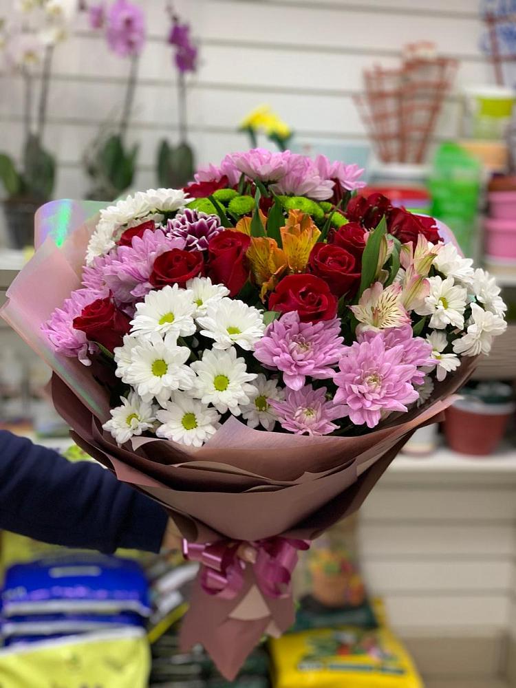 Букет салют цветов в Новороссийске Букет цветов из: Розы, Хризантемы и Альстромерии в Новороссийске