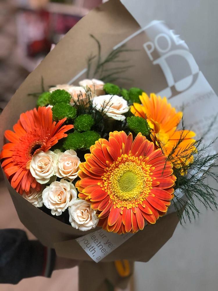 Букет желтый закат в Новороссийске Букет цветов из: Герберы, Хризантемы и Розы в Новороссийске