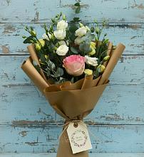 Букет нежный привет в Новороссийске Букет цветов из:  Розы и Лизиантусы в Новороссийске