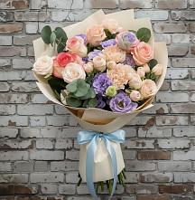 Букет Феерия в Новороссийске Букет цветов из:  Розы, Лизиантусы и Гвоздики в Новороссийске